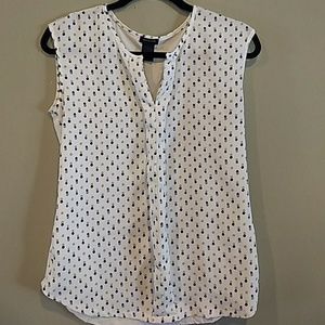 Cute blouse gently worn